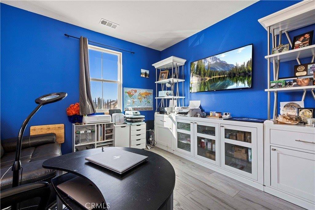 20556 Suzie Lane, Saugus, CA 91350