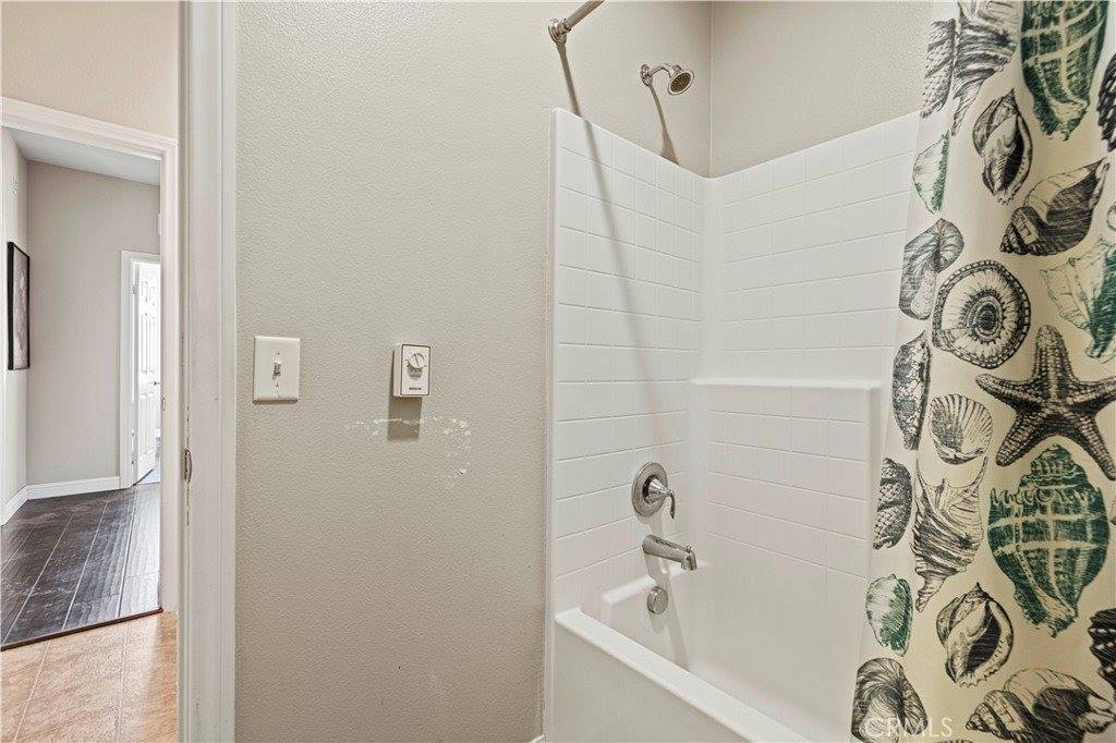 20556 Suzie Lane, Saugus, CA 91350