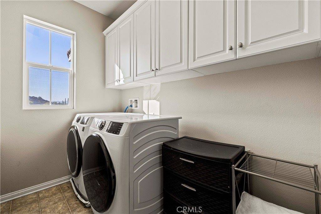 20556 Suzie Lane, Saugus, CA 91350