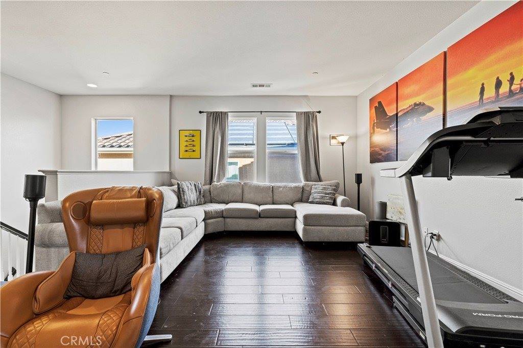 20556 Suzie Lane, Saugus, CA 91350