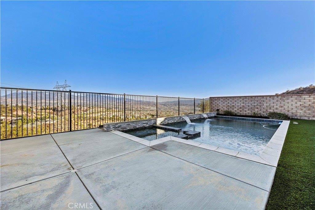 20556 Suzie Lane, Saugus, CA 91350