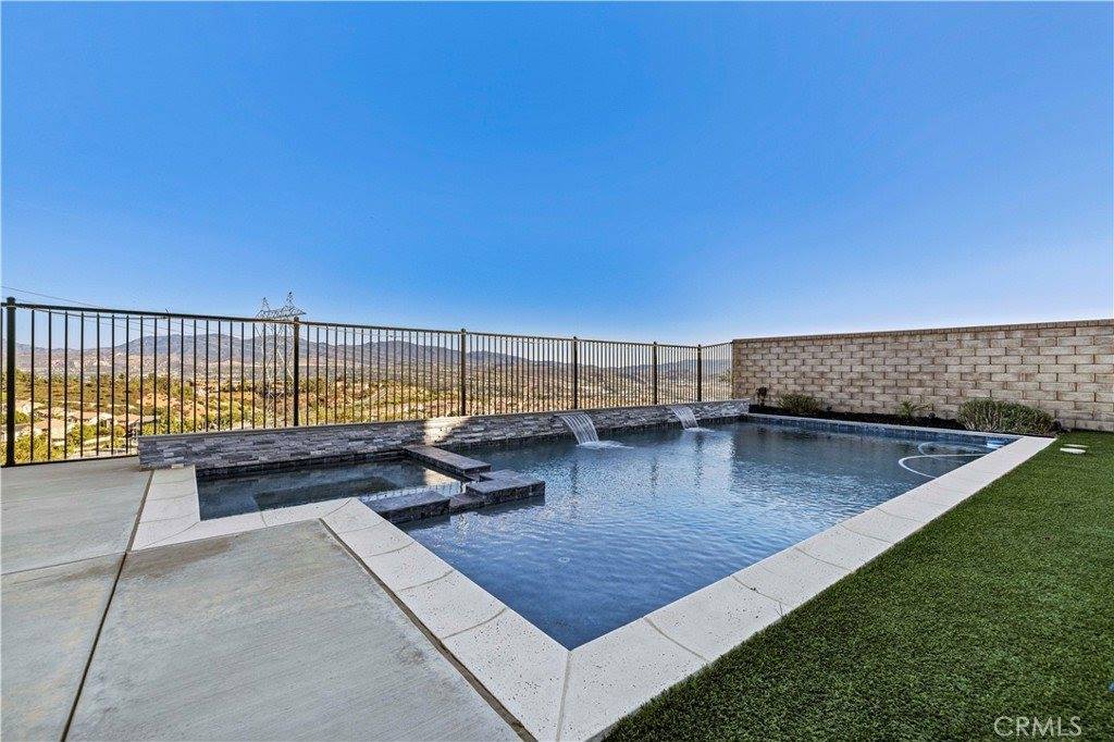 20556 Suzie Lane, Saugus, CA 91350