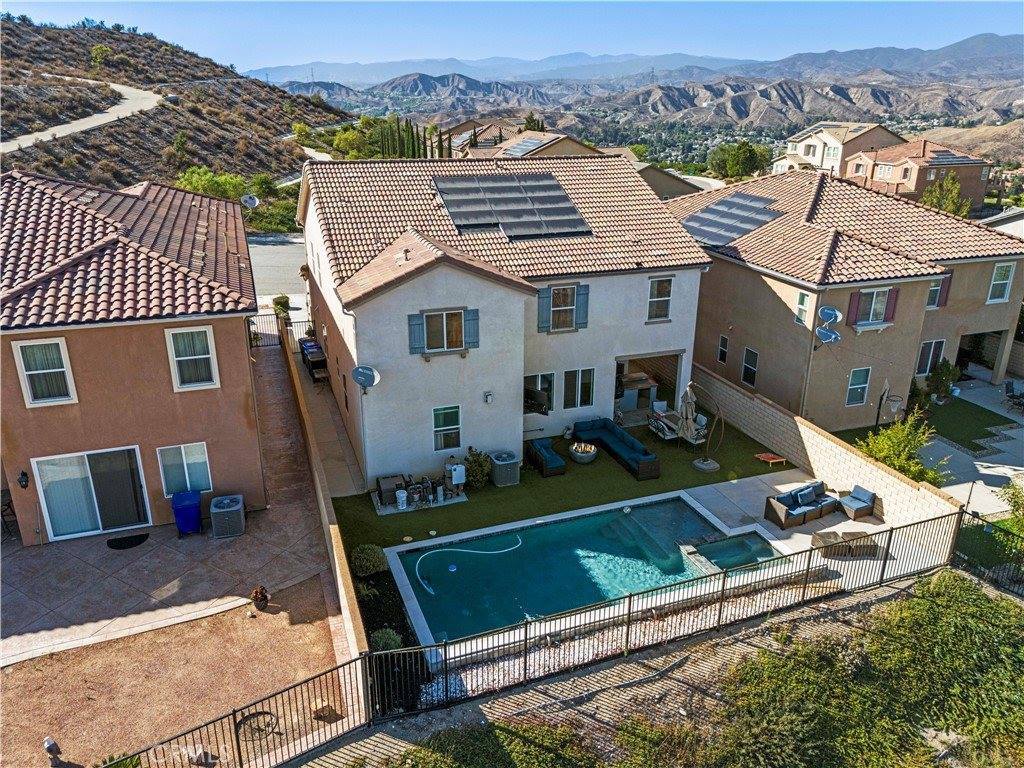 20556 Suzie Lane, Saugus, CA 91350