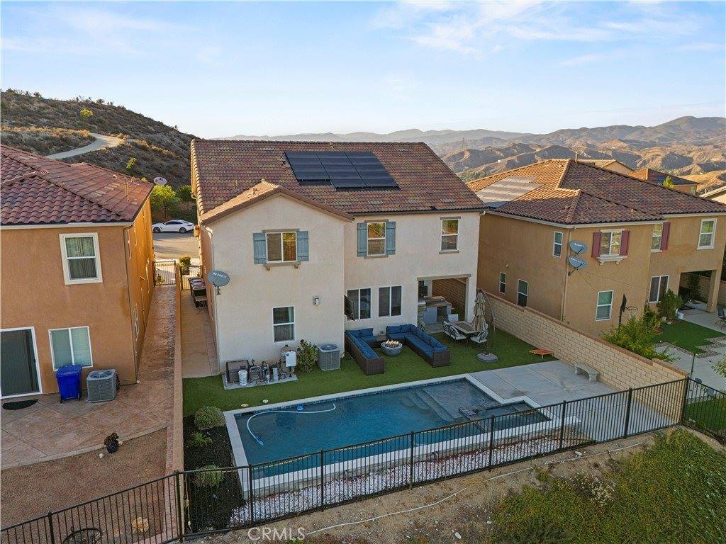 20556 Suzie Lane, Saugus, CA 91350