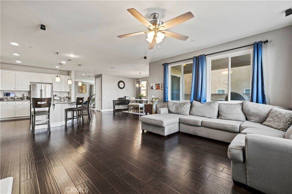 20556 Suzie Lane, Saugus, CA 91350