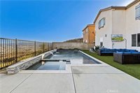 20556 Suzie Lane, Saugus, CA 91350