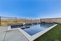 20556 Suzie Lane, Saugus, CA 91350