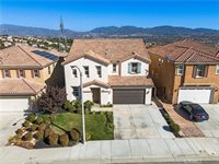 20556 Suzie Lane, Saugus, CA 91350