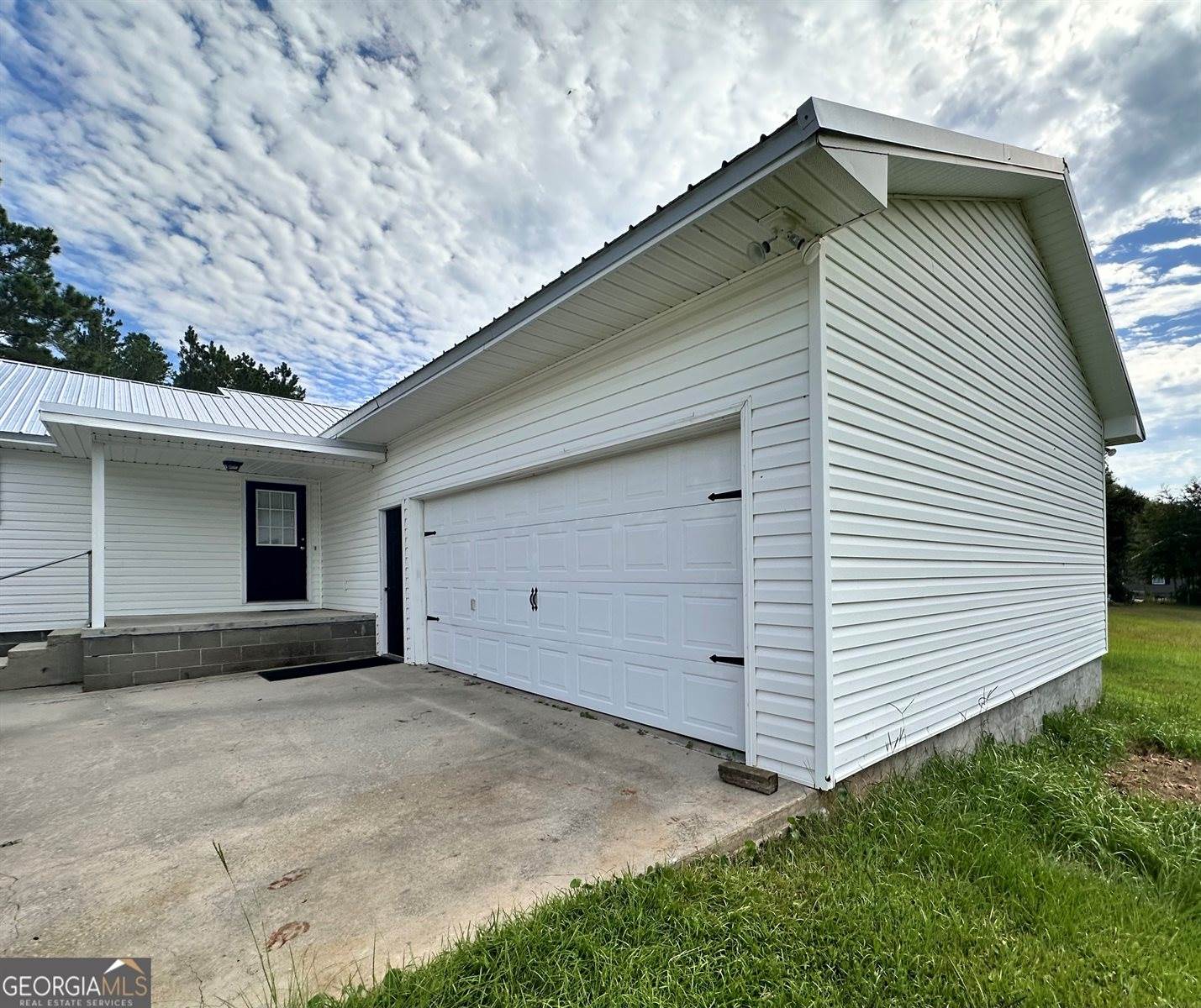 4525 Oakview Road, Waycross, GA 31503