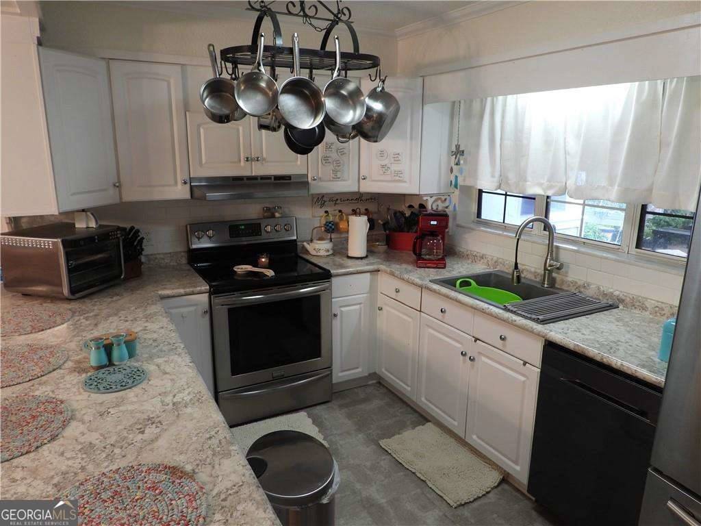 7461 Blue Lake Circle, Blackshear, GA 31516