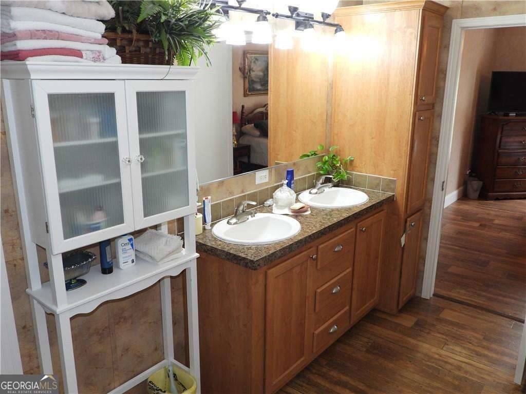 57 Lynn Holly Drive, Hoboken, GA 31542