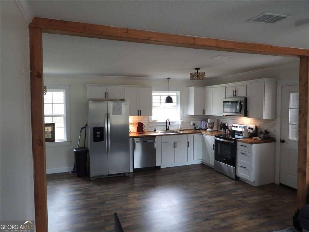 121 Beaver Drive, Blackshear, GA 31516