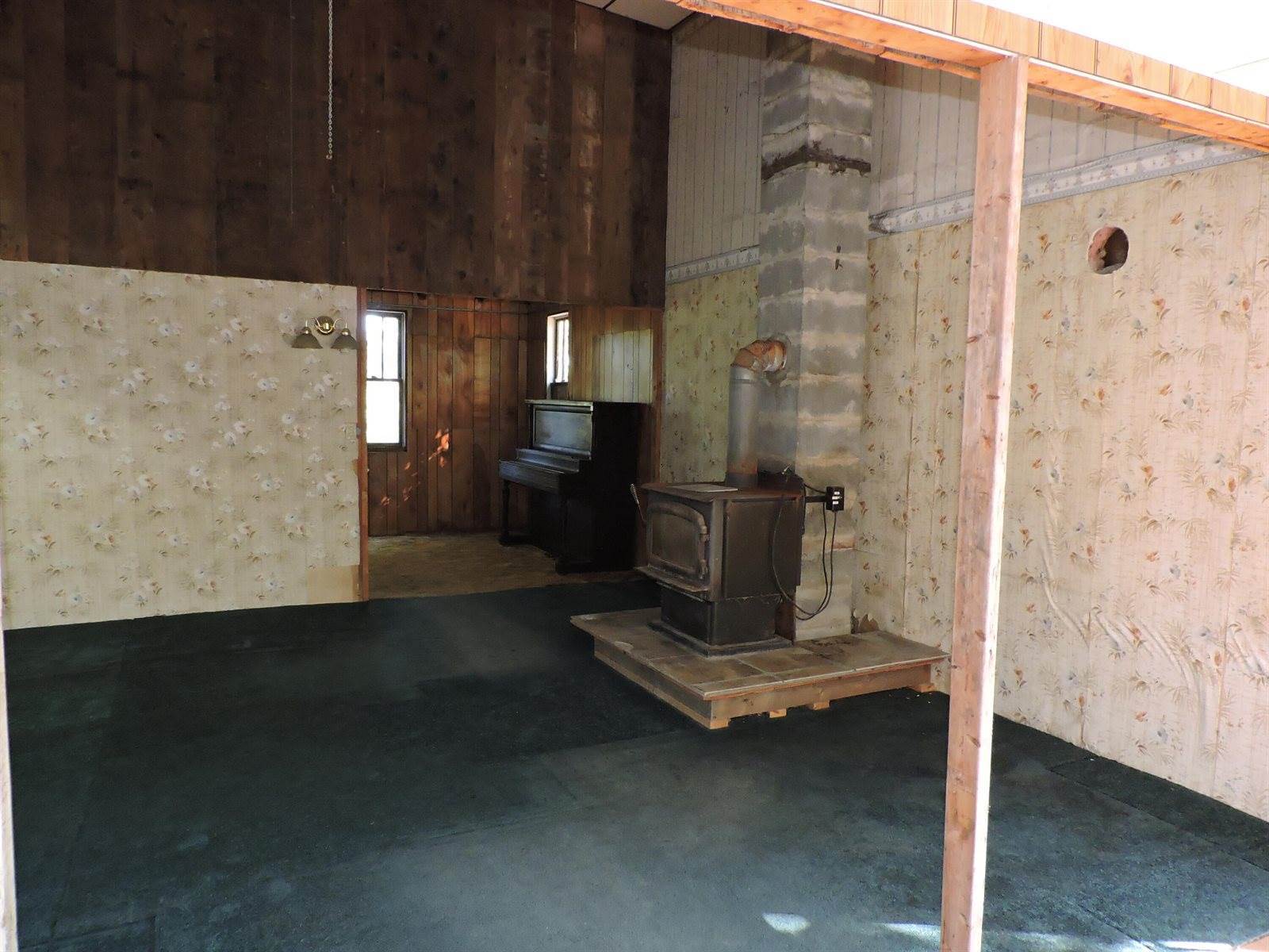 377 South Hunts Meadow Road, Whitefield, ME 04353