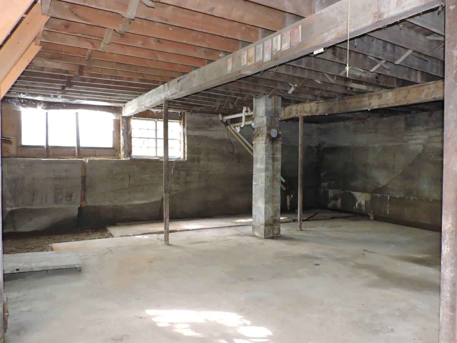 377 South Hunts Meadow Road, Whitefield, ME 04353