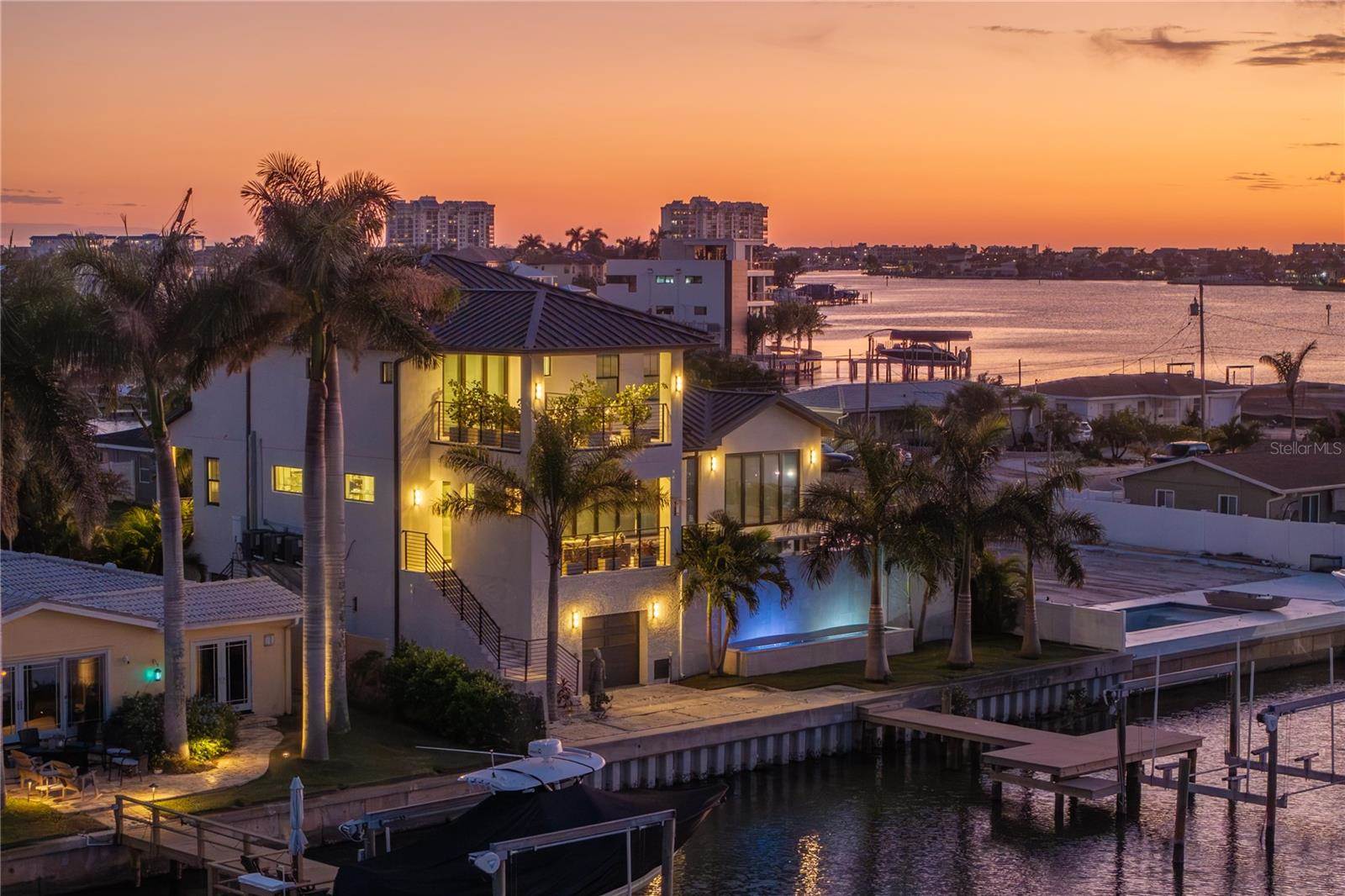 7949 2ND Avenue South, Saint Petersburg, FL 33707