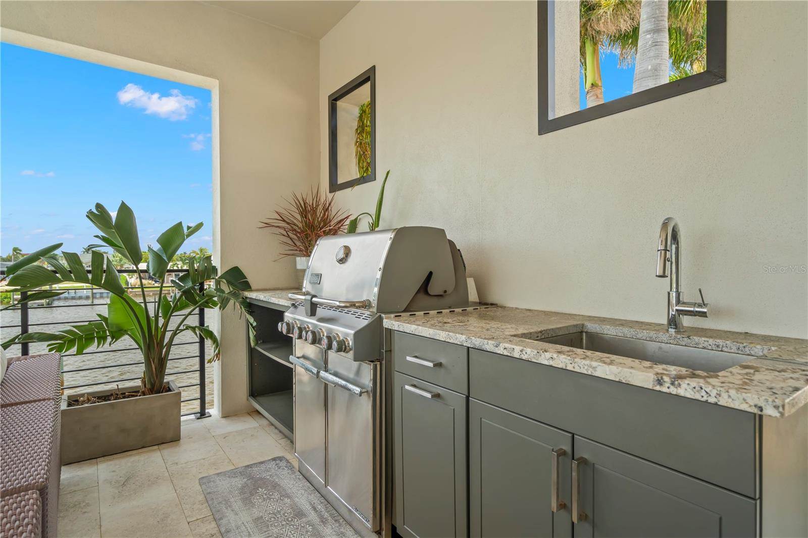 7949 2ND Avenue South, Saint Petersburg, FL 33707