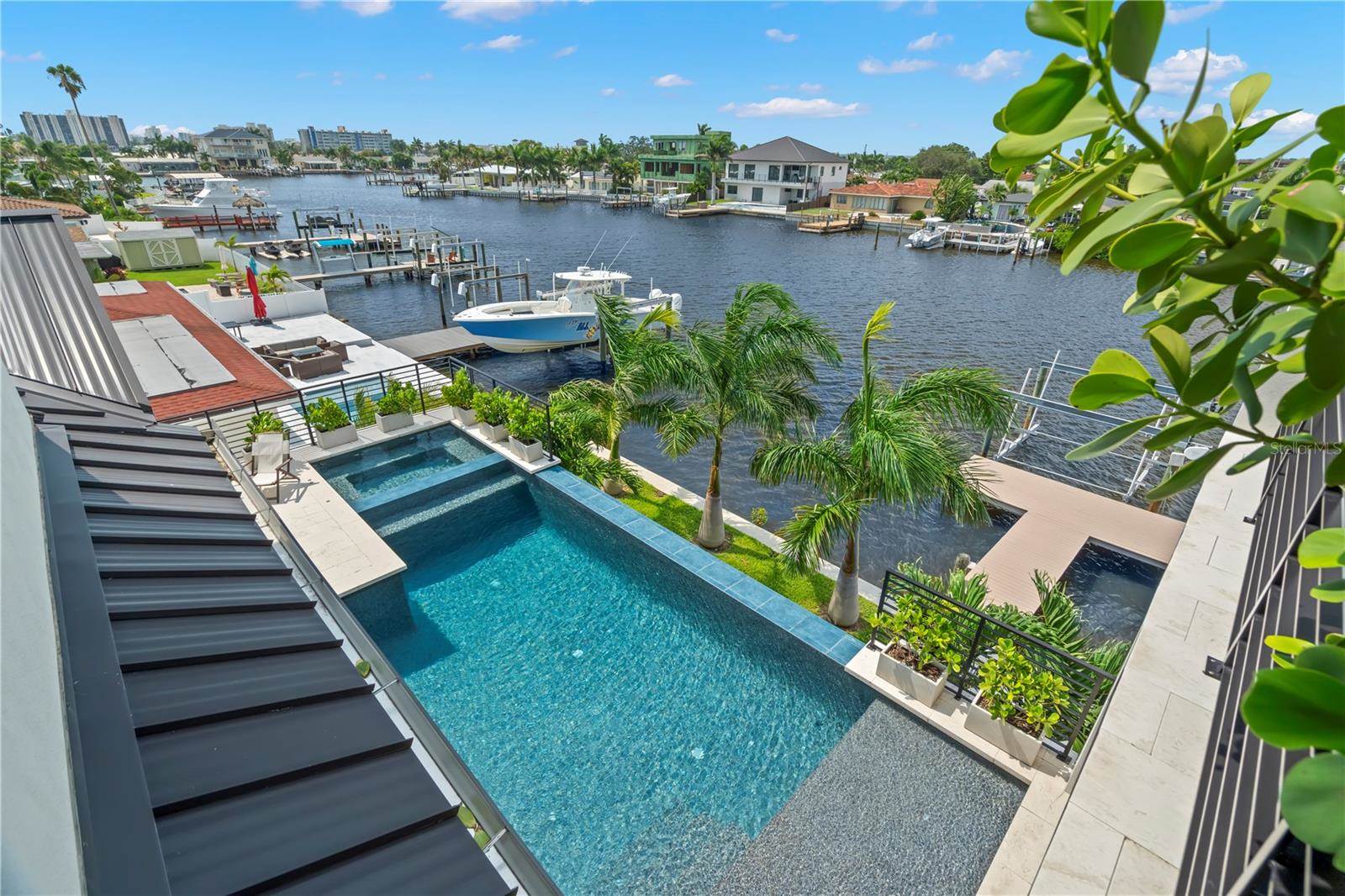 7949 2ND Avenue South, Saint Petersburg, FL 33707