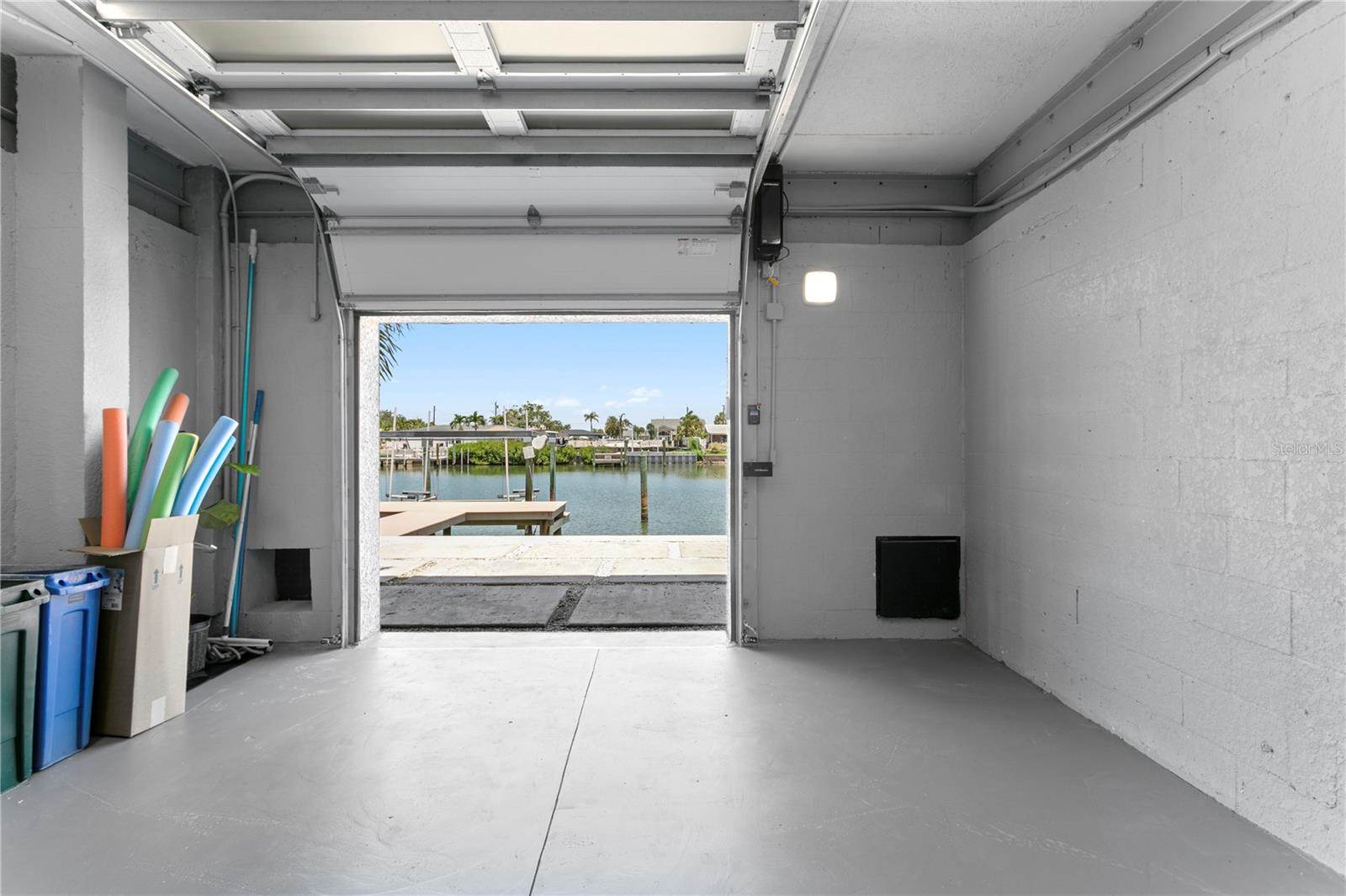 7949 2ND Avenue South, Saint Petersburg, FL 33707