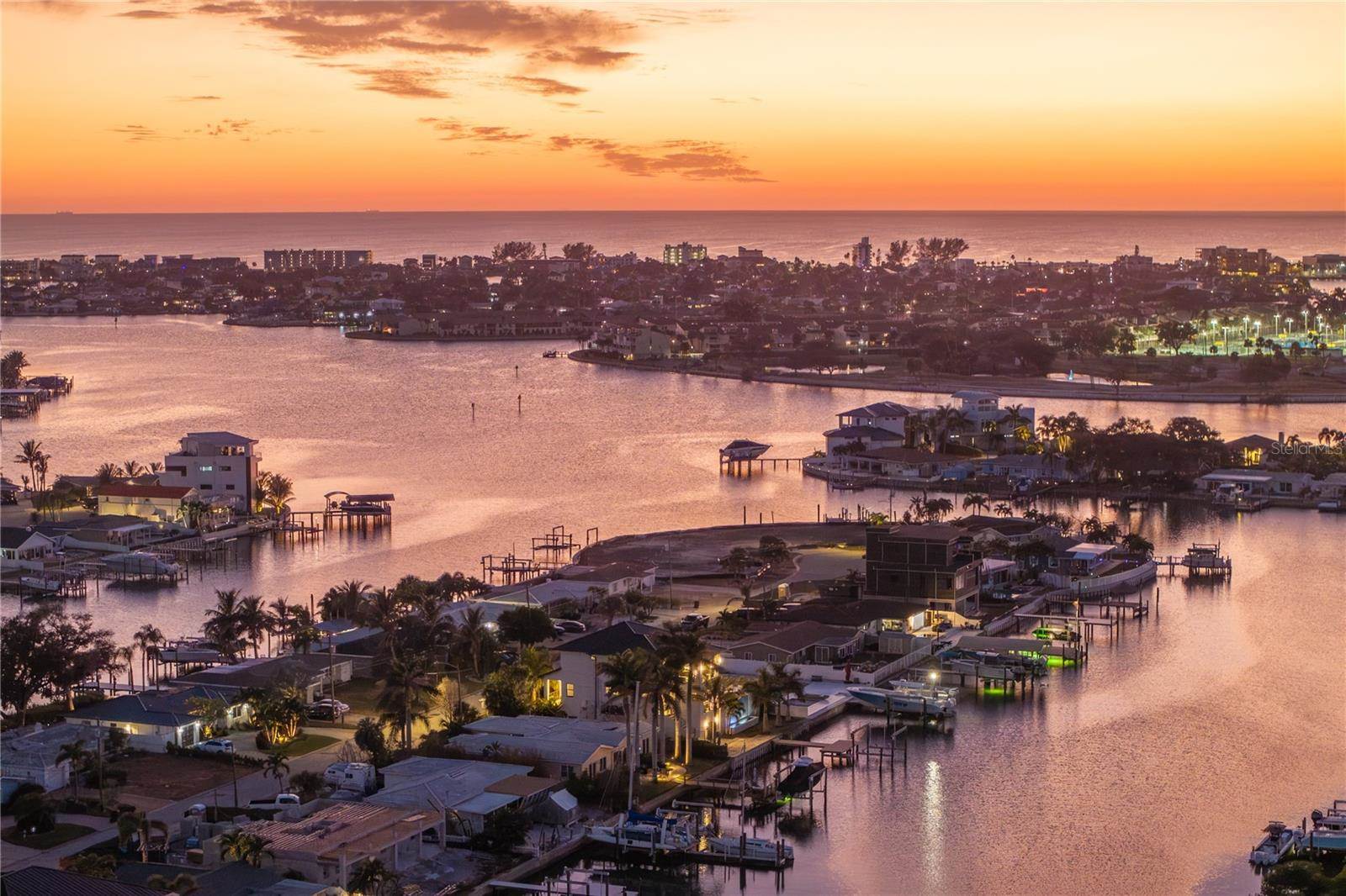 7949 2ND Avenue South, Saint Petersburg, FL 33707