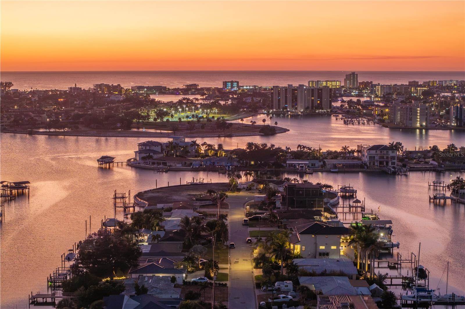 7949 2ND Avenue South, Saint Petersburg, FL 33707