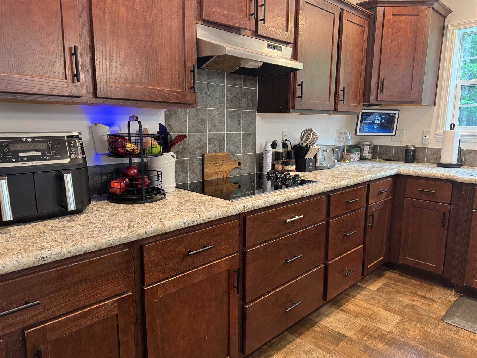 13 Merritt Drive, Orono, ME 04473