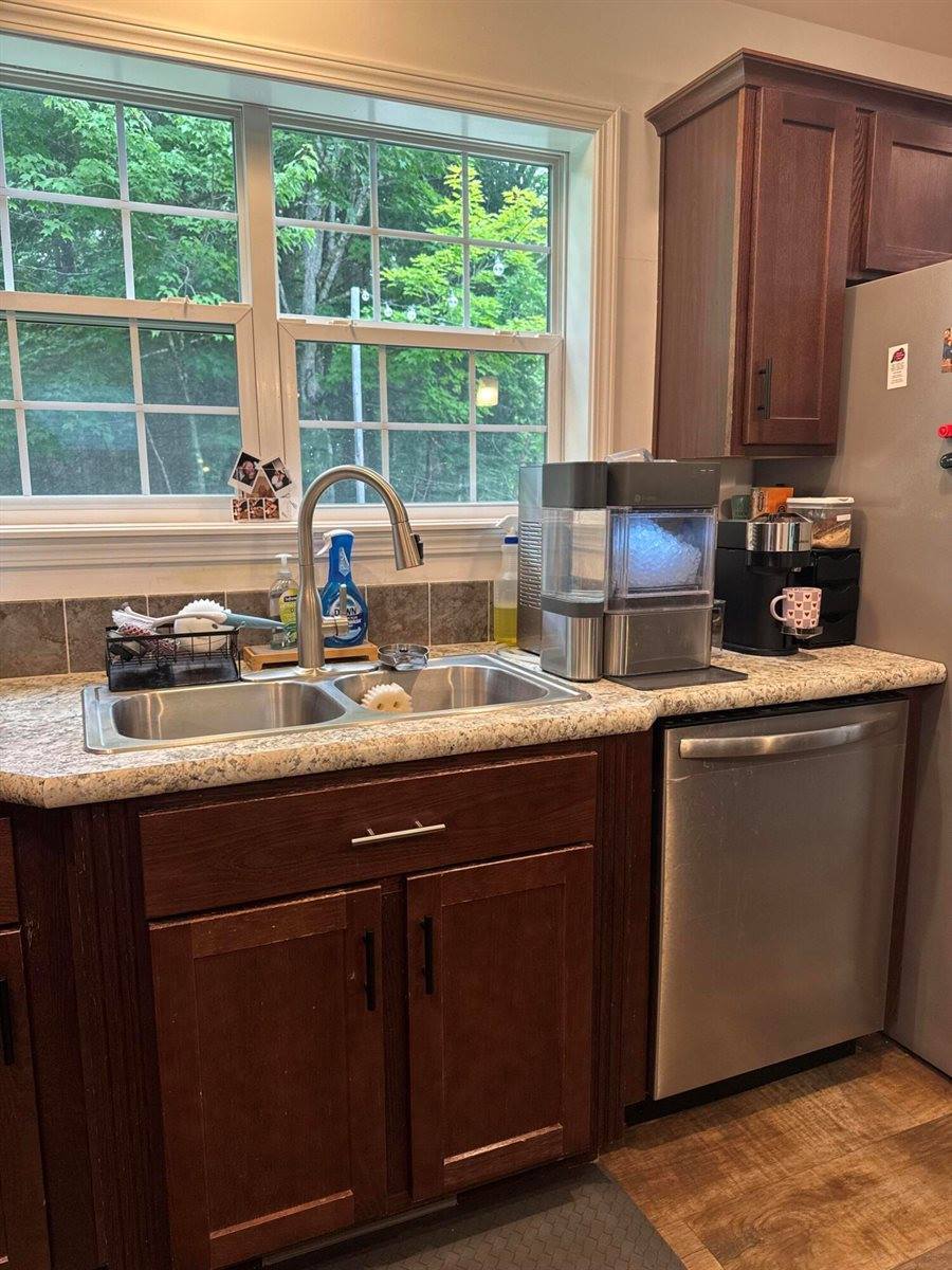 13 Merritt Drive, Orono, ME 04473