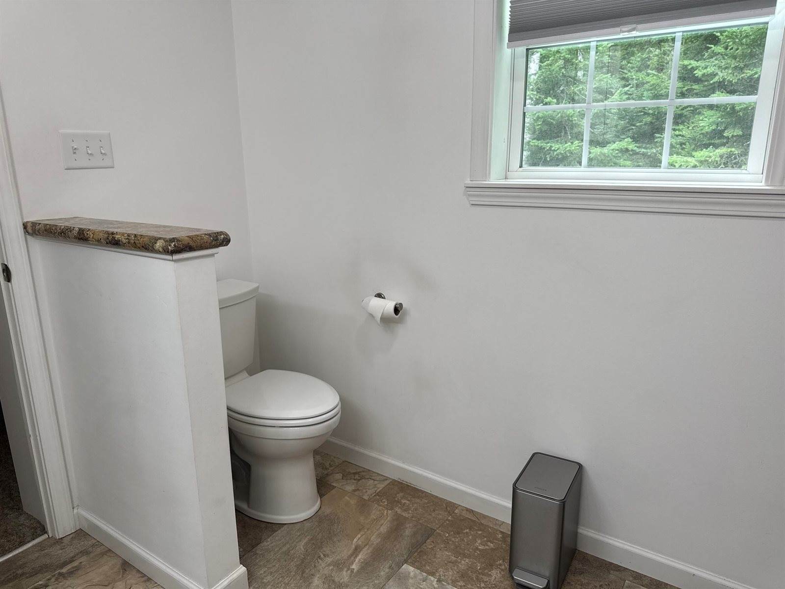 13 Merritt Drive, Orono, ME 04473