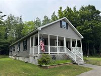 13 Merritt Drive, Orono, ME 04473