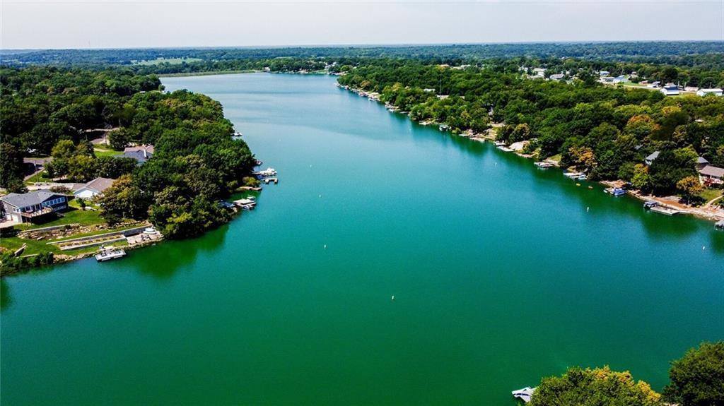 6 Misty Lane, La Cygne, KS 66040