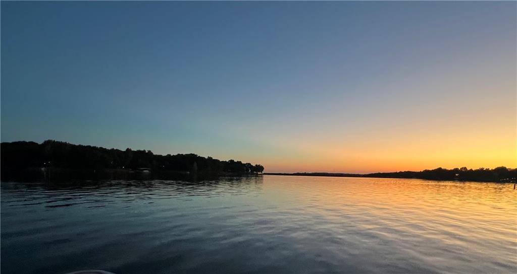 6 Misty Lane, La Cygne, KS 66040