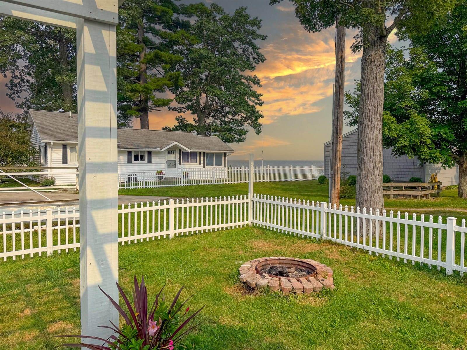 321 Devonshire Drive, Prudenville, MI 48651