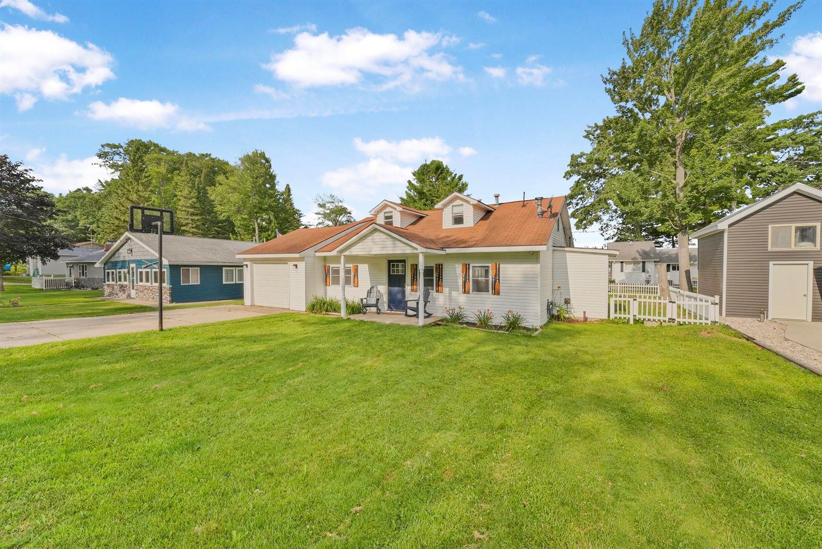 321 Devonshire Drive, Prudenville, MI 48651