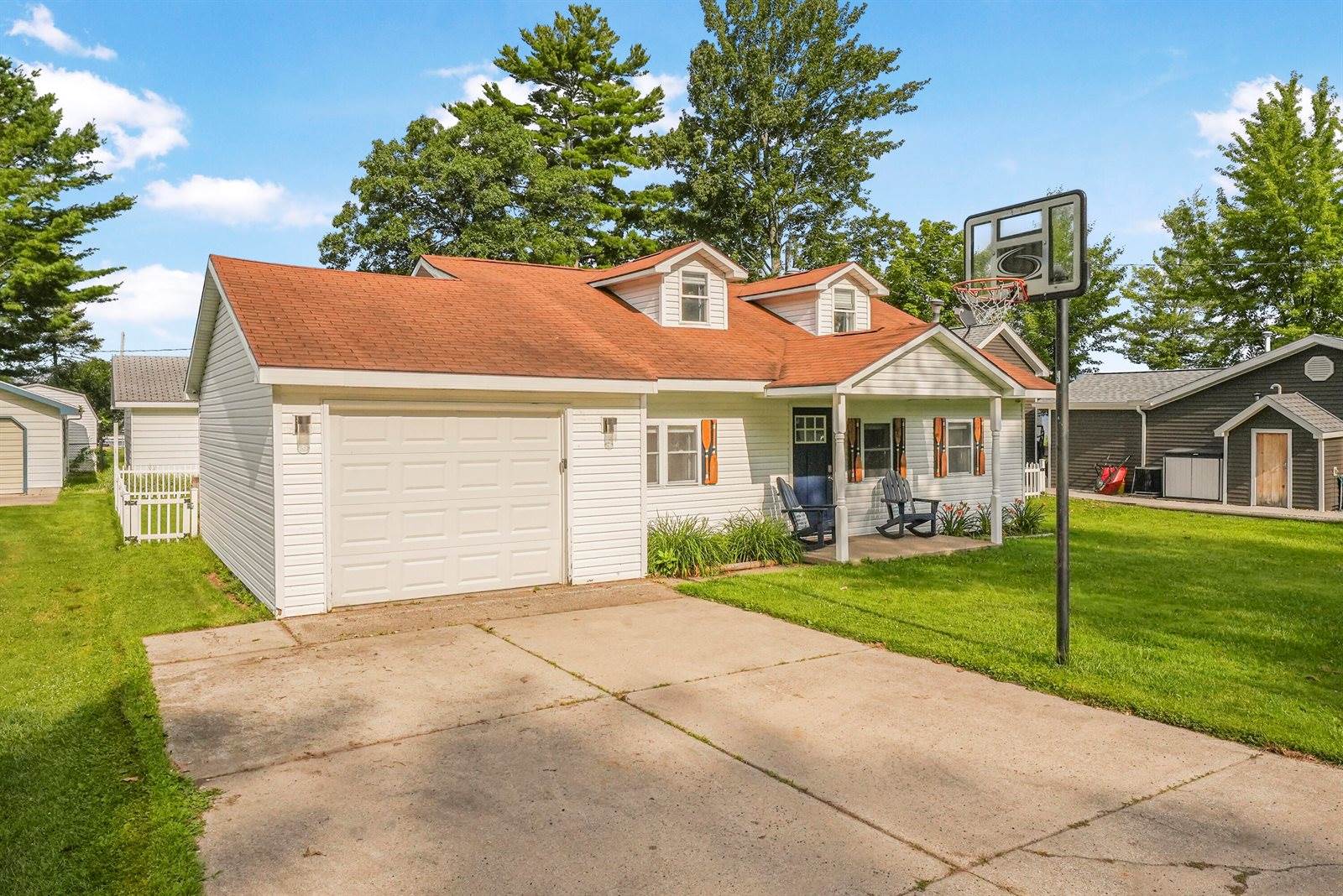 321 Devonshire Drive, Prudenville, MI 48651