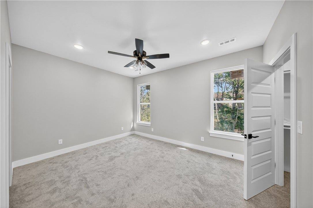 10 Bankfoot Lane, Bella Vista, AR 72715