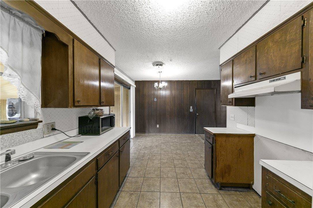 904 13th Place, Rogers, AR 72756