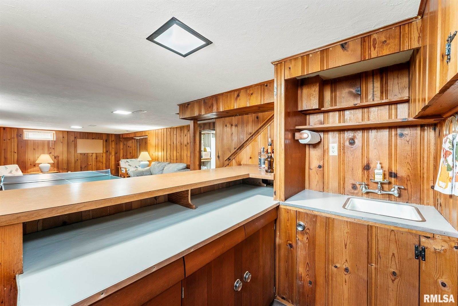 2424 18TH Avenue A, Moline, IL 61265