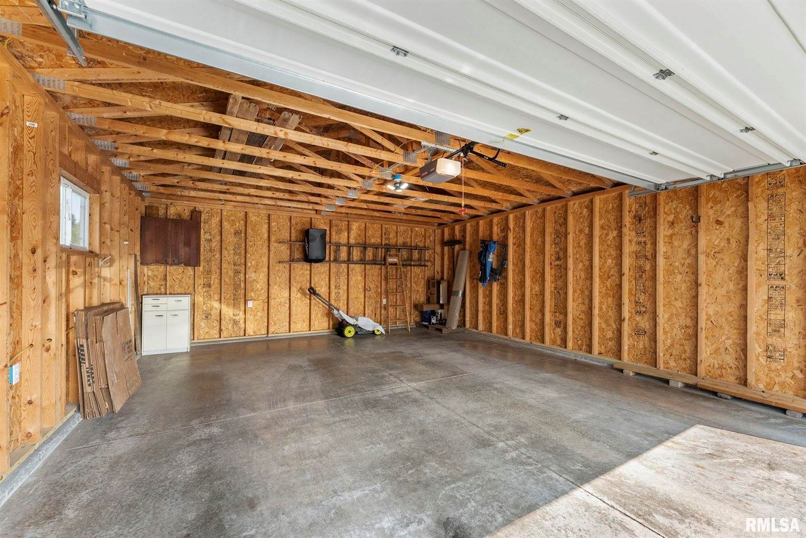 2424 18TH Avenue A, Moline, IL 61265