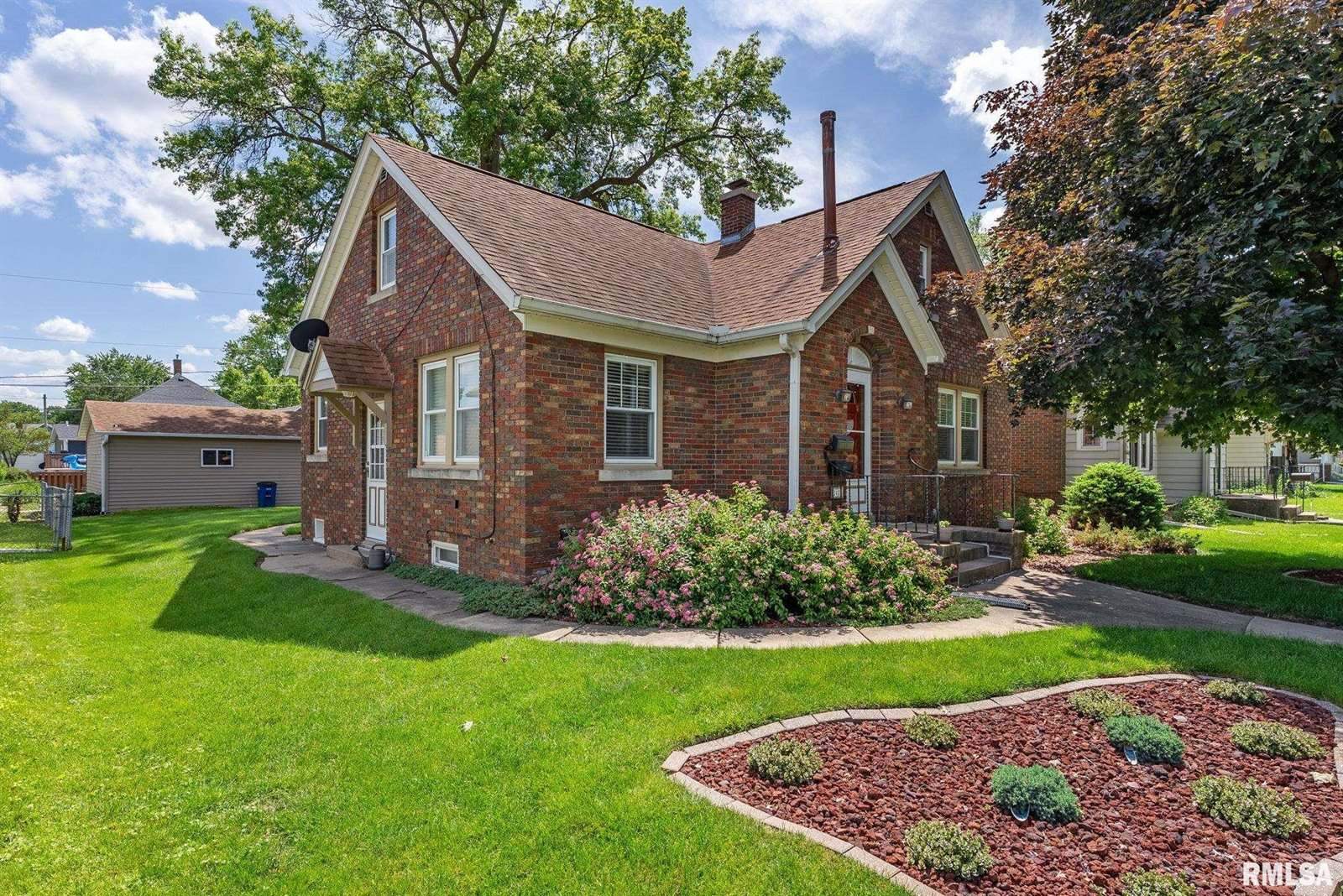 2424 18TH Avenue A, Moline, IL 61265