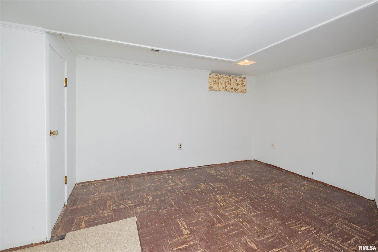 930 21ST Avenue, Rock Island, IL 61201