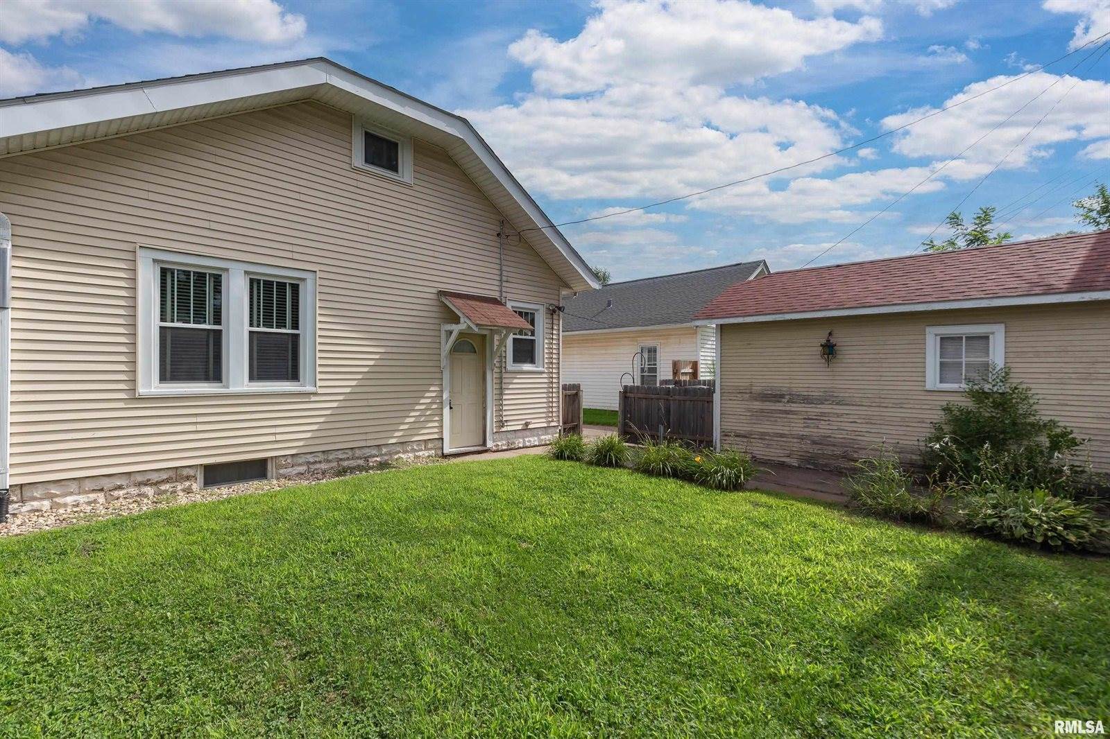 930 21ST Avenue, Rock Island, IL 61201