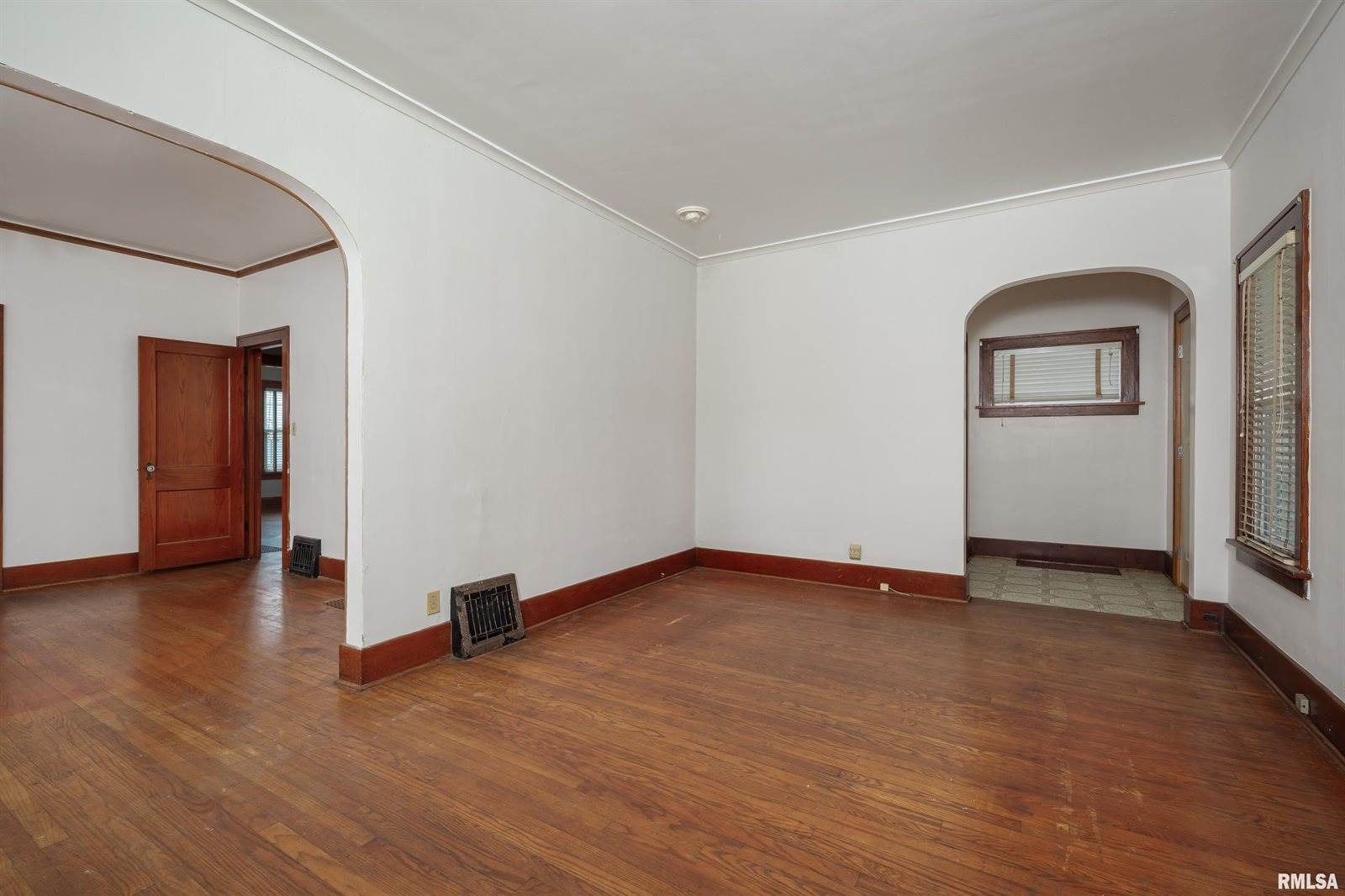 930 21ST Avenue, Rock Island, IL 61201