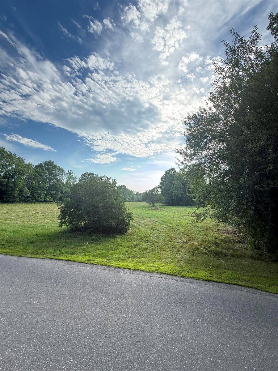 818 Higgins Road, Pittsfield, ME 04967