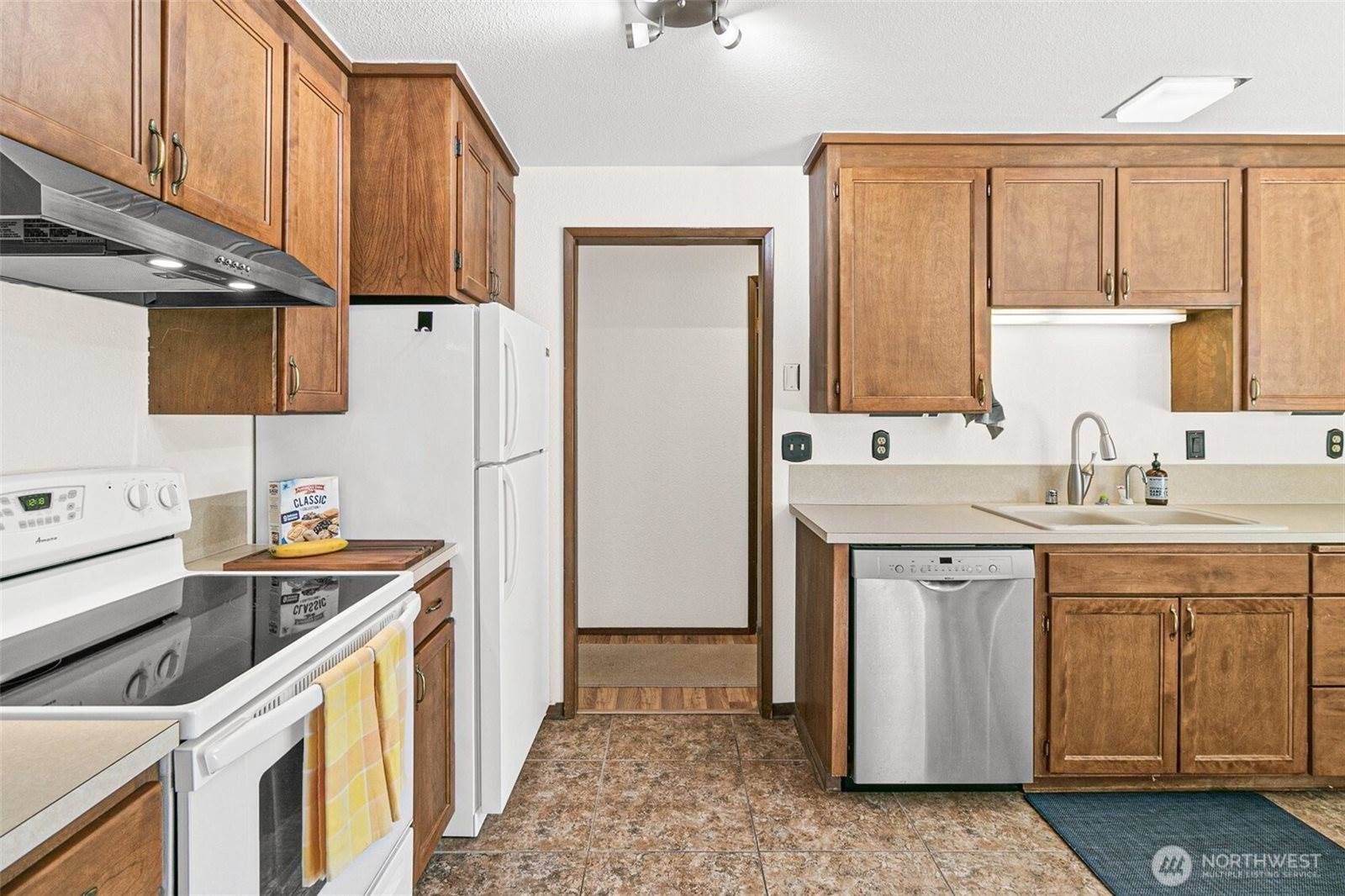 2520 Cascade Place West, University Place, WA 98466