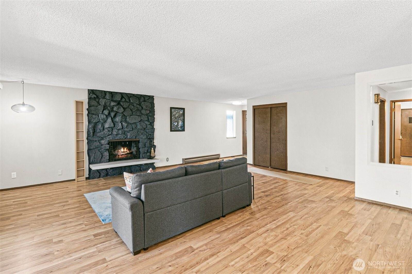 2520 Cascade Place West, University Place, WA 98466