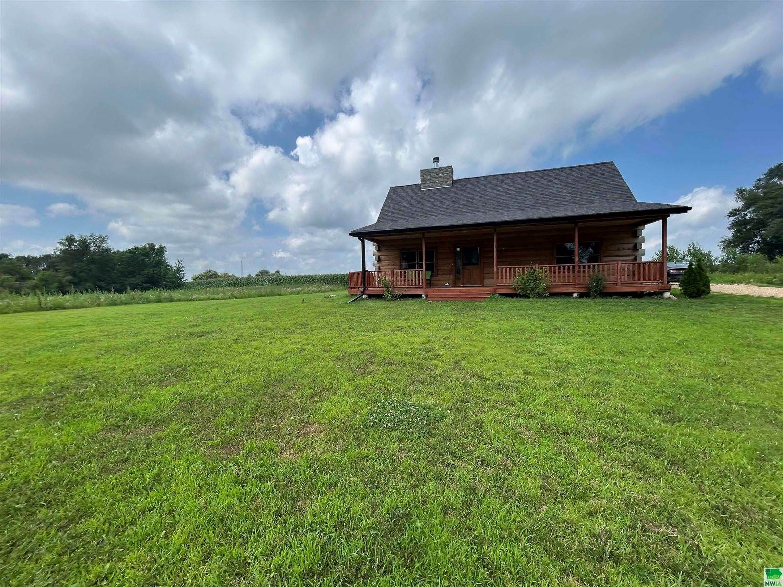 2506 E Main St, Vermillion, SD 57069