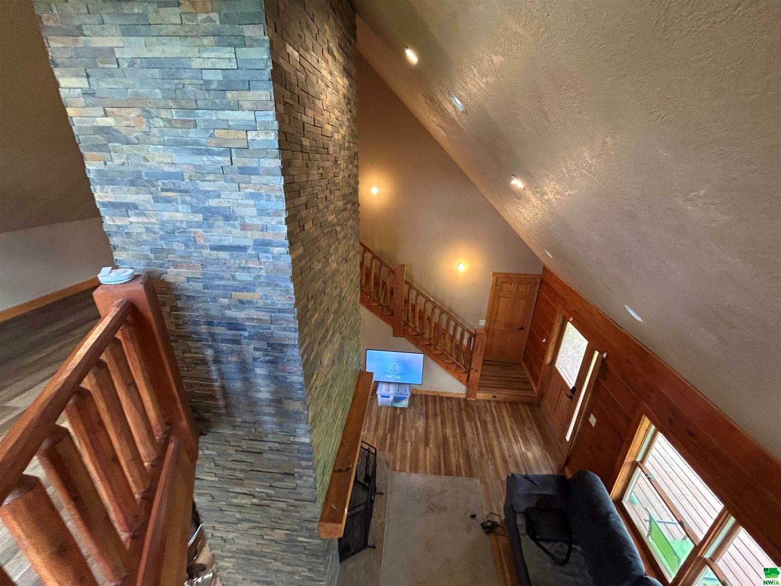 2506 E Main St, Vermillion, SD 57069