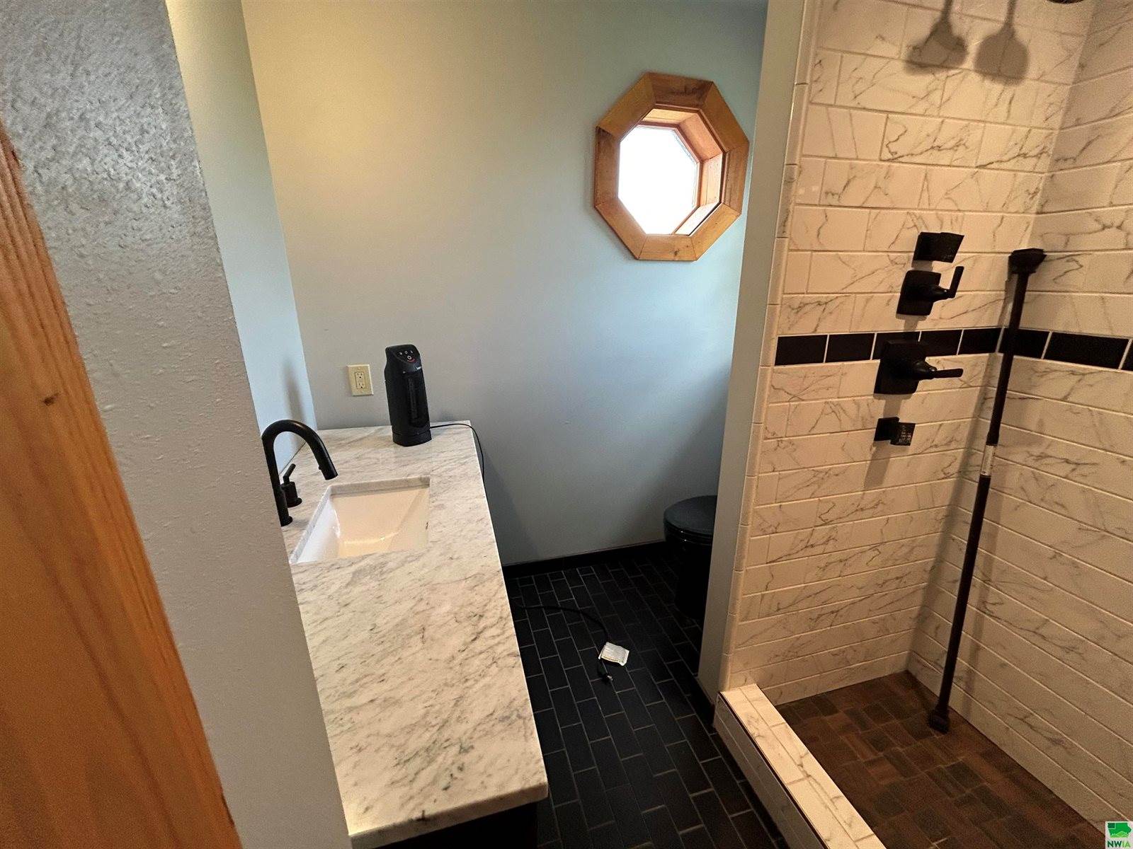 2506 E Main St, Vermillion, SD 57069