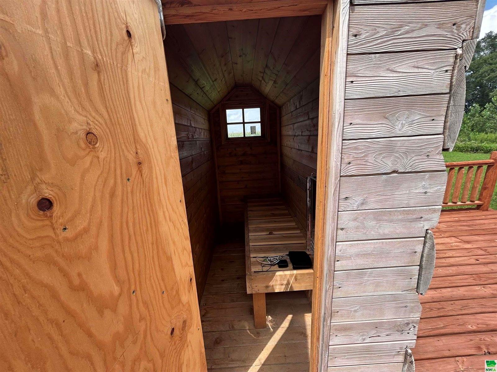 2506 E Main St, Vermillion, SD 57069