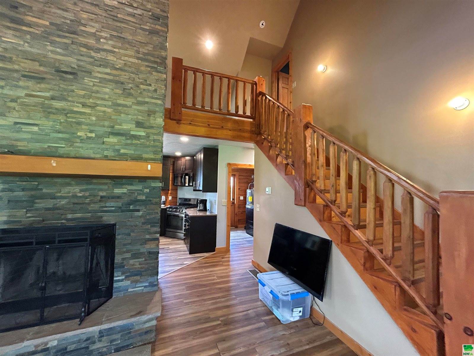 2506 E Main St, Vermillion, SD 57069