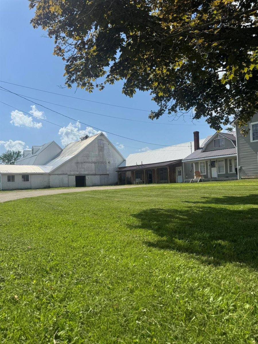 394 Main Road, Bradford, ME 04410